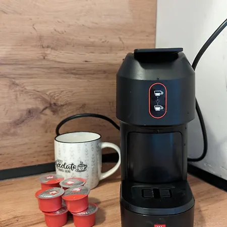 Modern Cozy 10 Min Walk To Skanderbeg Square * ティラナ