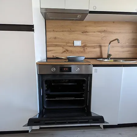 Modern Cozy 10 Min Walk To Skanderbeg Square アパート *