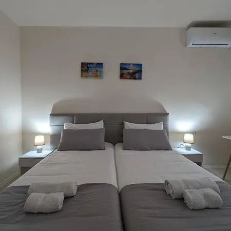 Modern Cozy 10 Min Walk To Skanderbeg Square Tirana