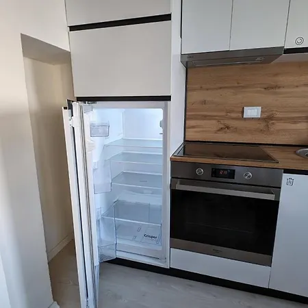 Modern Cozy 10 Min Walk To Skanderbeg Square * Tirana