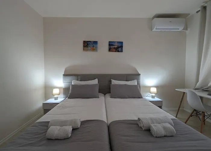 Modern Cozy 10 Min Walk To Skanderbeg Square Тирана