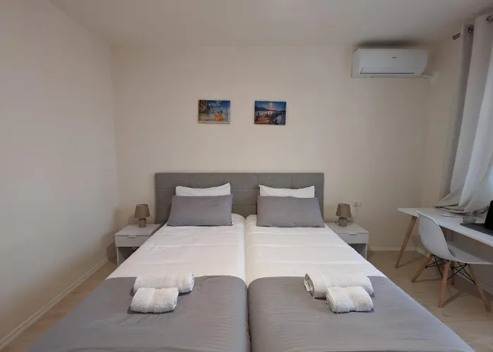 Апартаменты Modern Cozy 10 Min Walk To Skanderbeg Square Тирана