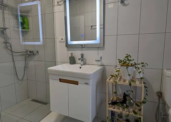 Modern Cozy 10 Min Walk To Skanderbeg Square * Тирана
