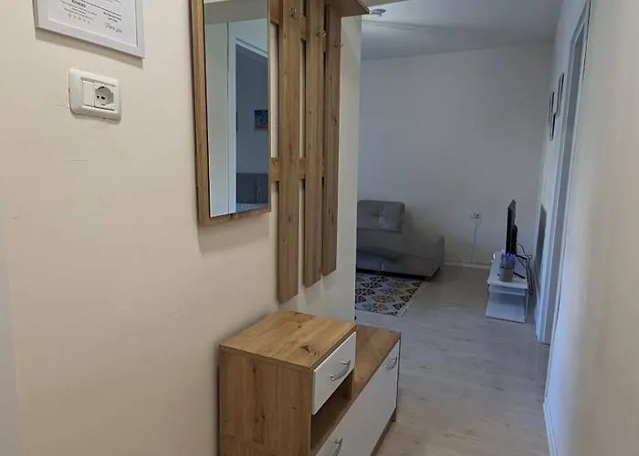 Modern Cozy 10 Min Walk To Skanderbeg Square Апартаменты *