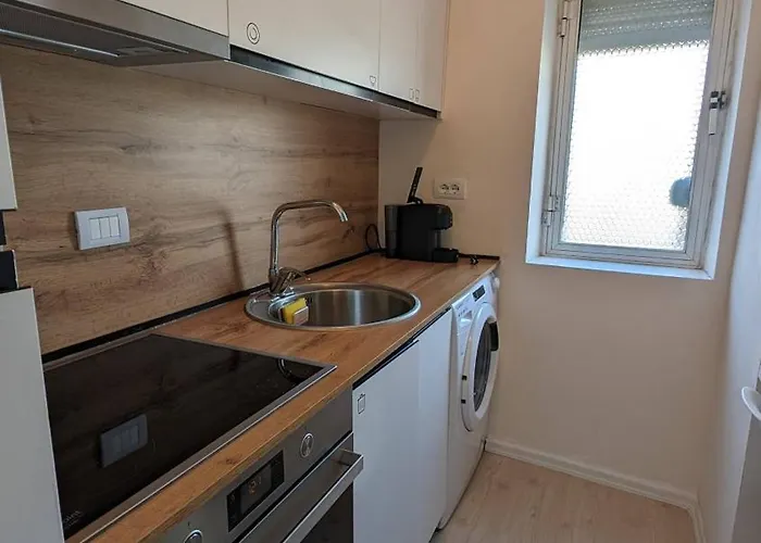 Modern Cozy 10 Min Walk To Skanderbeg Square Апартаменты *